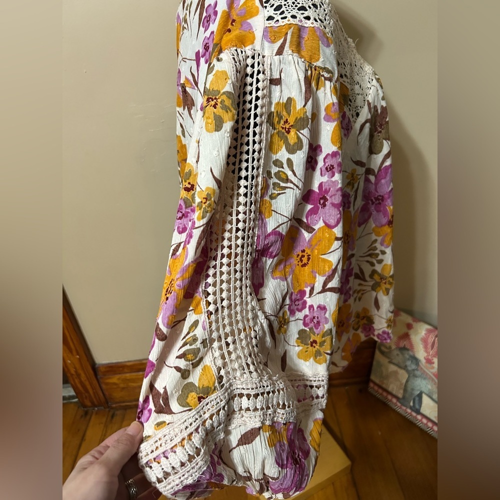 Angie Floral Peasant Top Plus Size 2X Ballon Sleeve Crochet Detail - Picture 3 of 10